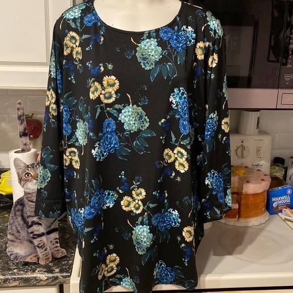Z womens Emaline floral stretch 3/4 sleeve casual plus size top size 2X - Picture 1 of 3